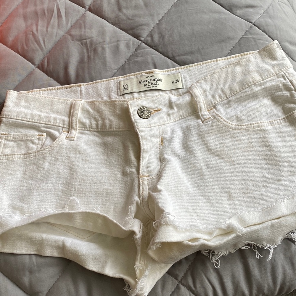 EST.1892 Abercrombie & Fitch short .